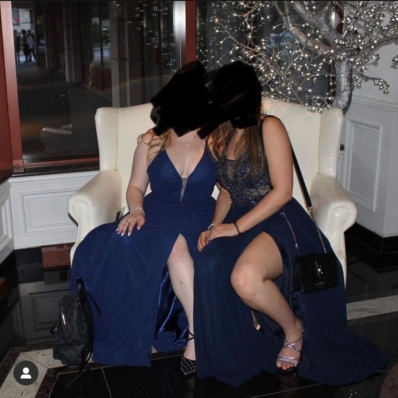 Prom dress - Picture 1 of 4